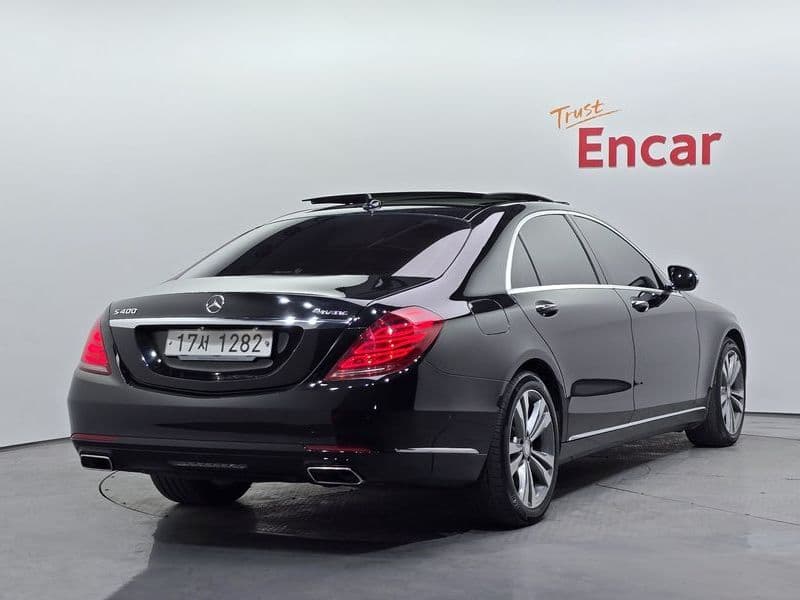 2017 Mercedes-Benz S-Class S400L 4MATIC photo 2